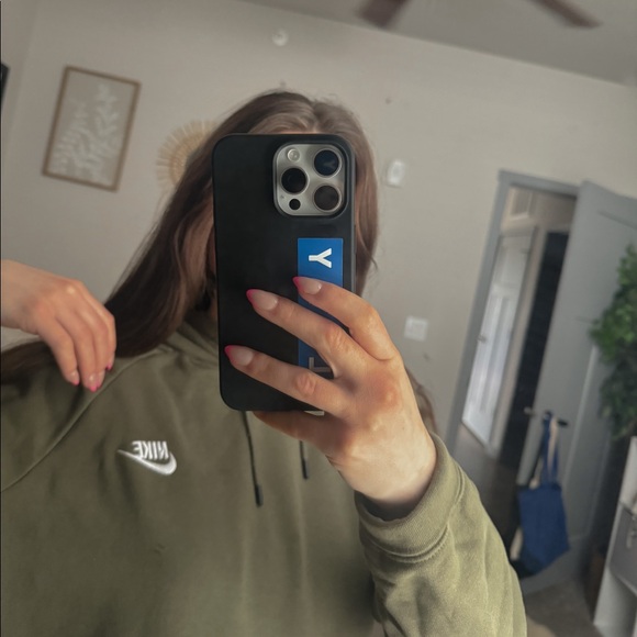 Green Nike sweatshirt - Picture 2 of 5